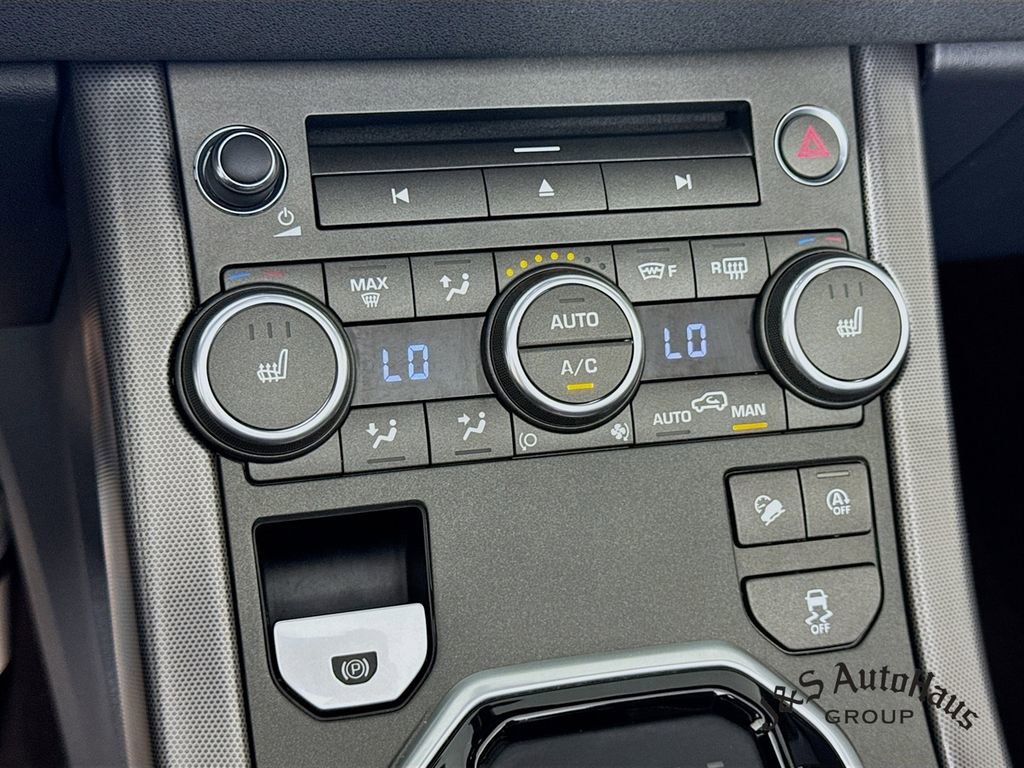 Used 2018 Land Rover Range Rover Evoque SE Dynamic image 20