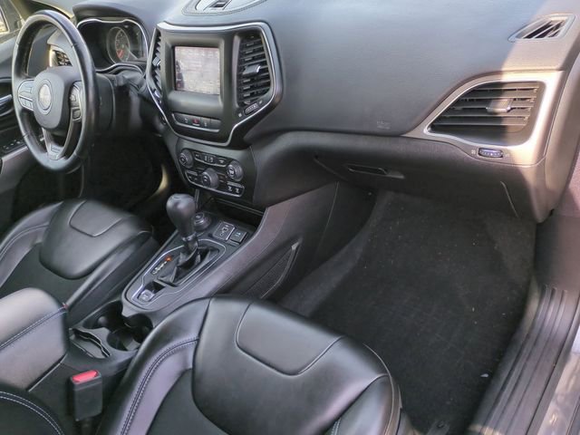 Used 2021 Jeep Cherokee Latitude Plus AWD/4WD image 29