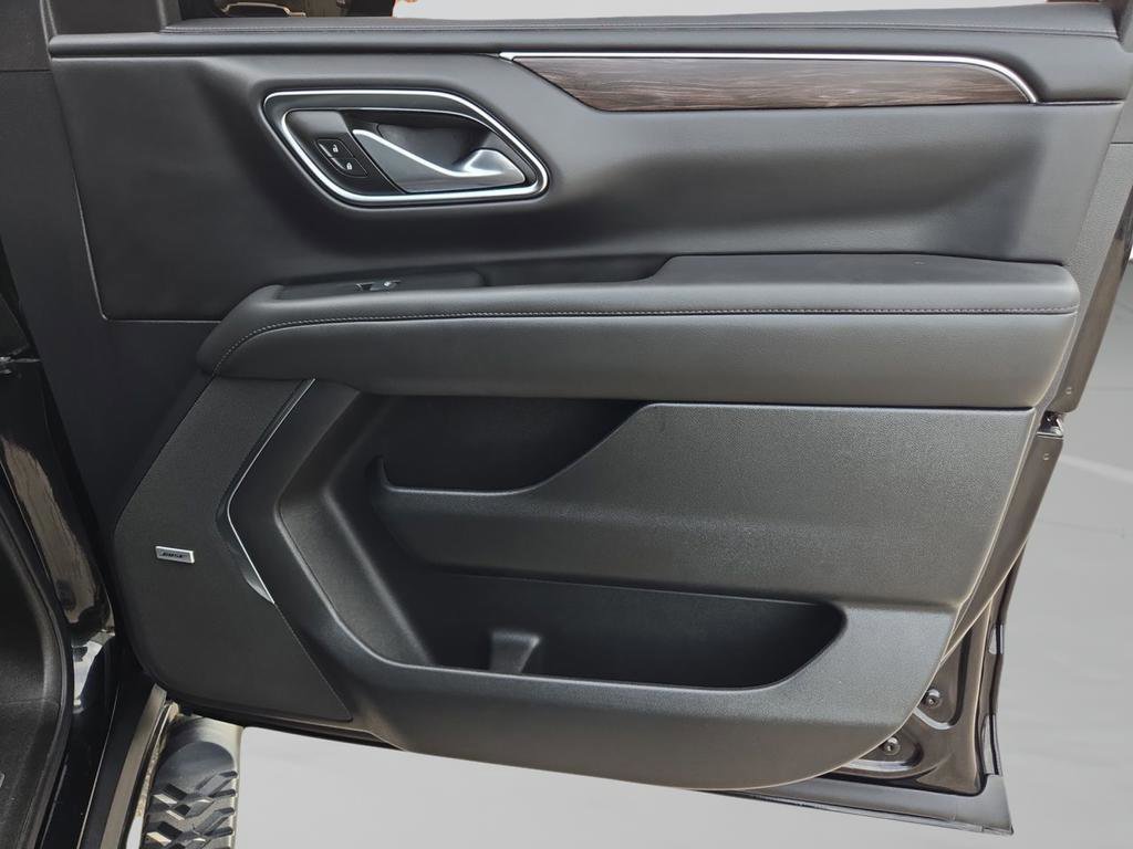 Used 2024 Chevrolet Tahoe Z71 w/ Luxury Package image 30