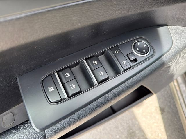 Used 2020 Kia Forte LXS FWD image 17