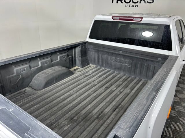 Used 2022 GMC Sierra 3500 AT4 AWD/4WD image 16