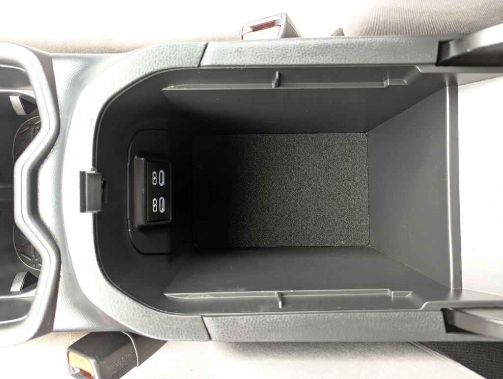 Used 2023 Toyota RAV4 XLE AWD/4WD image 28
