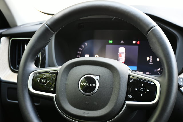 Certified 2026 Volvo XC60 B5 Plus AWD/4WD image 19