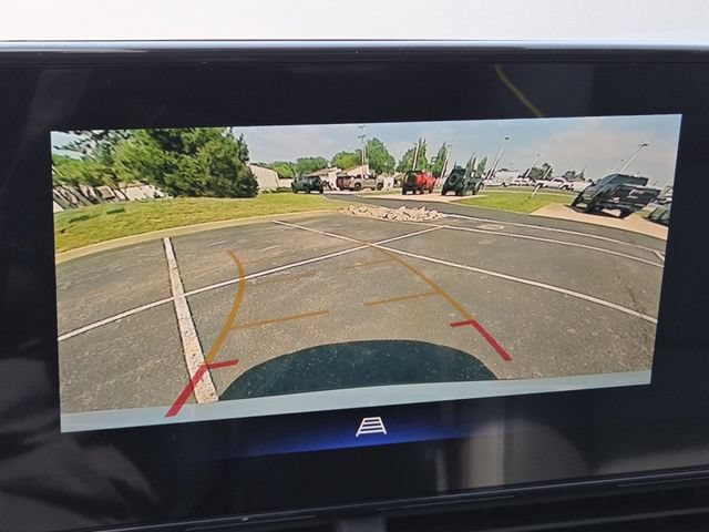 New 2026 Chevrolet Trax ACTIV w/ Sunroof Package FWD image 8