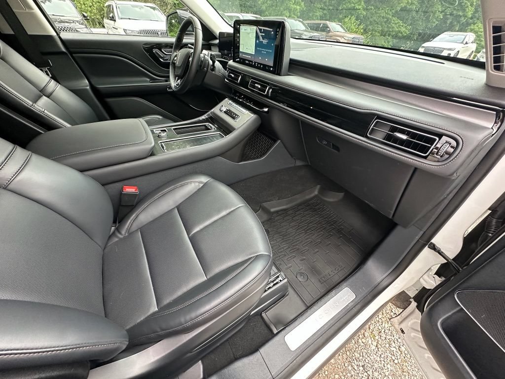 New 2026 Lincoln Aviator AWD image 21