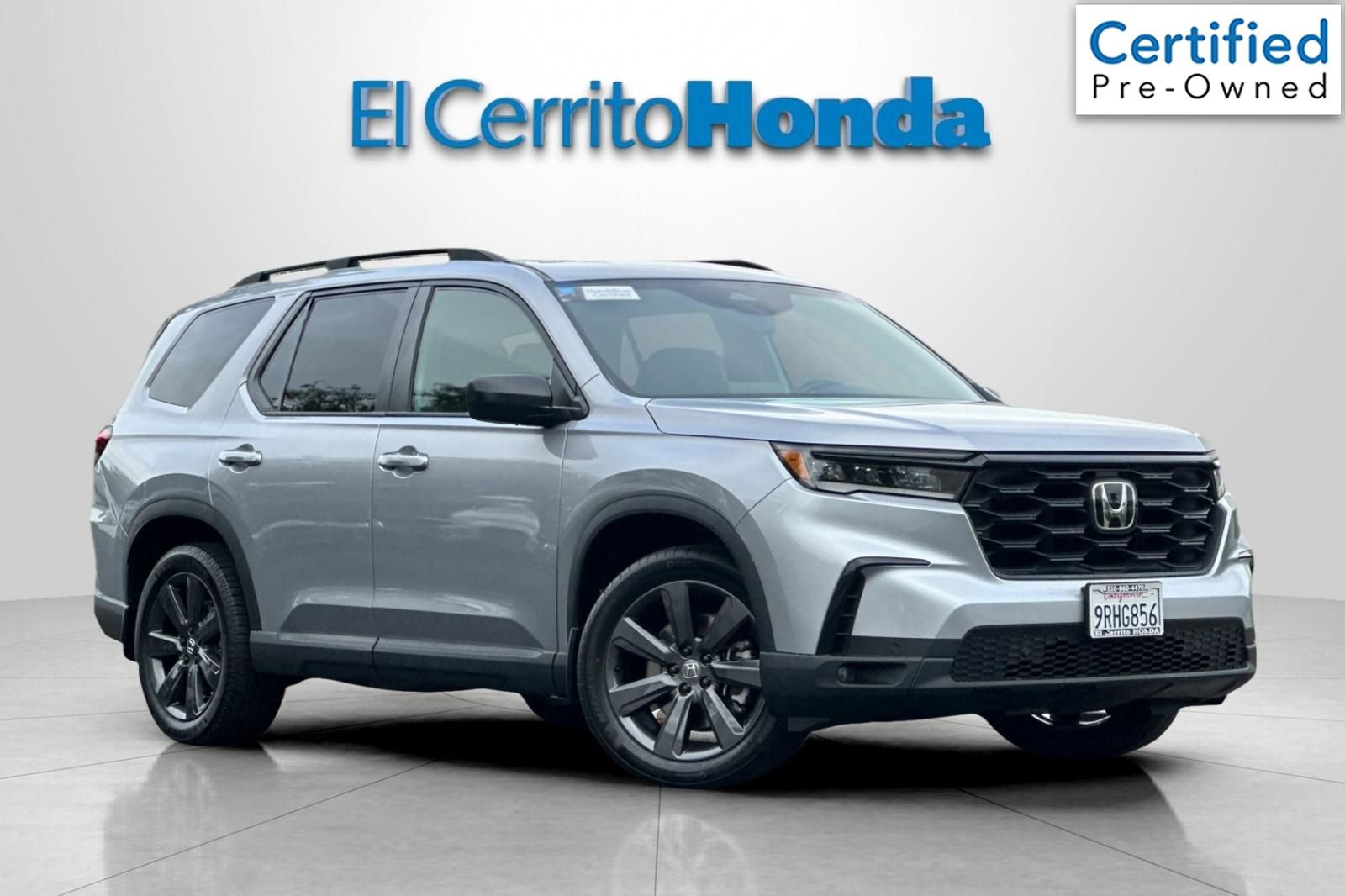 Certified 2025 Honda Pilot Sport image 1
