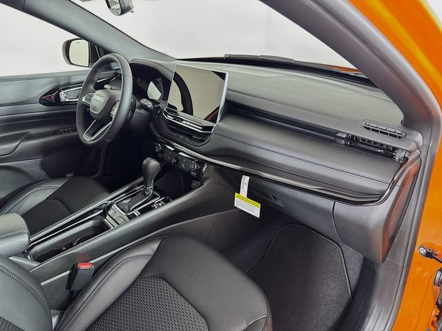 New 2026 Jeep Compass Latitude image 28