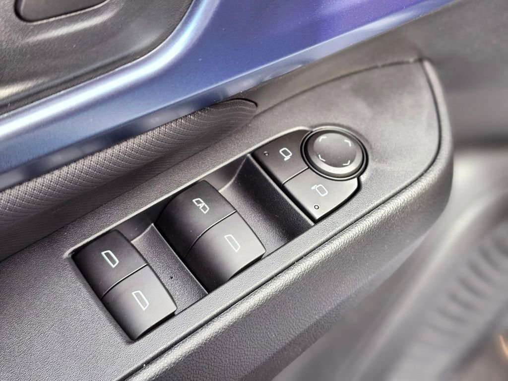 New 2026 Chevrolet Equinox EV LT AWD/4WD image 15