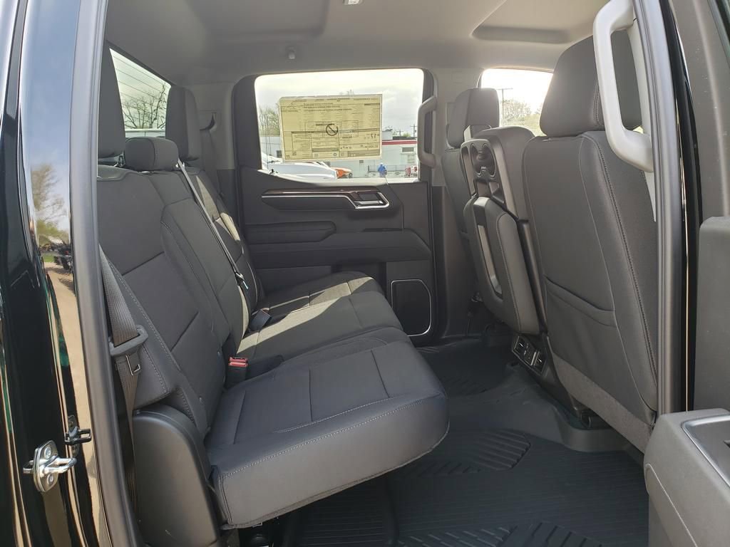 New 2026 Chevrolet Silverado 1500 LT w/ Z71 Off-Road Package AWD/4WD image 16