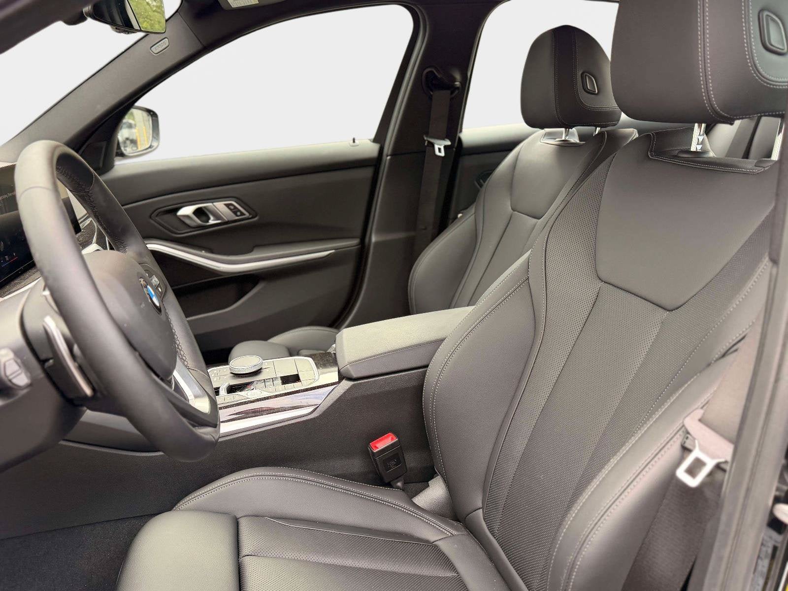 Used 2023 BMW 330i Sedan w/ Premium Package RWD image 12