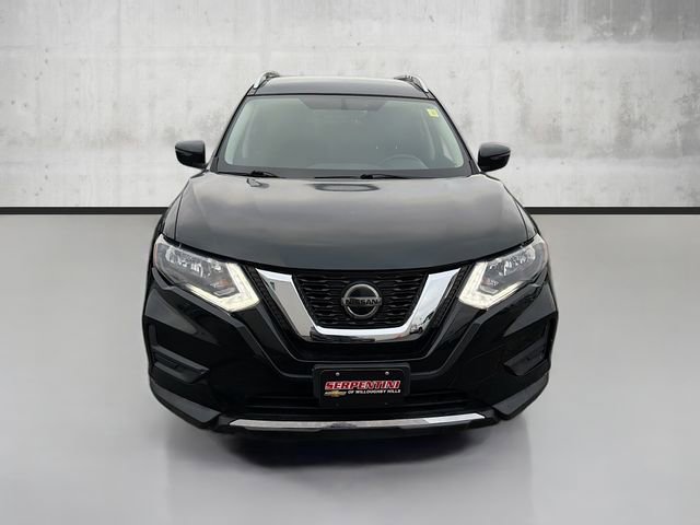 Used 2018 Nissan Rogue SV image 2