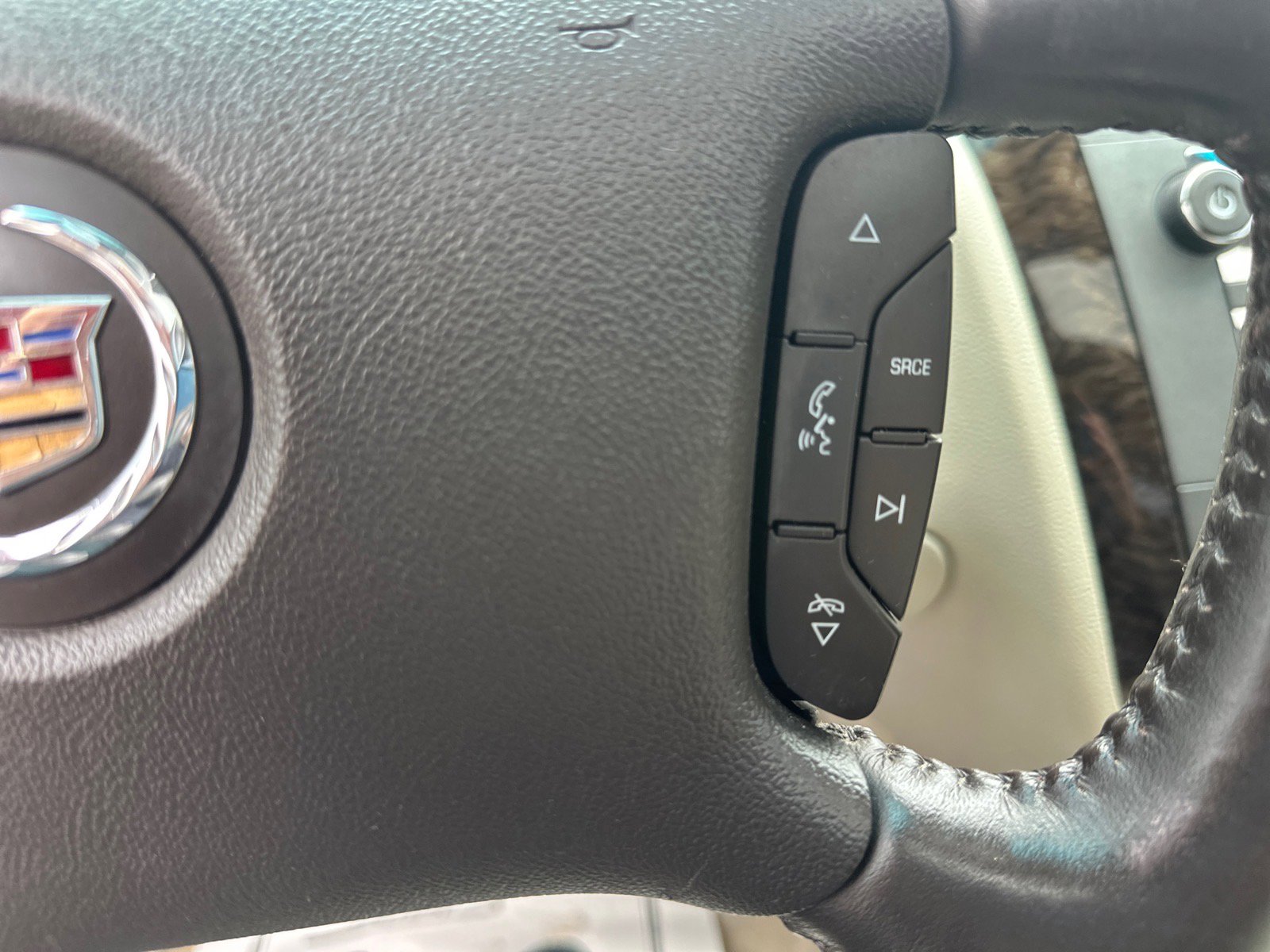 Used 2009 Cadillac DTS w/ Sun And Sound Package FWD image 28