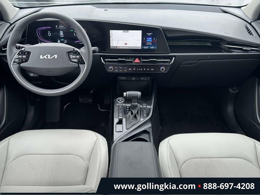 Certified 2025 Kia Niro EX FWD image 11