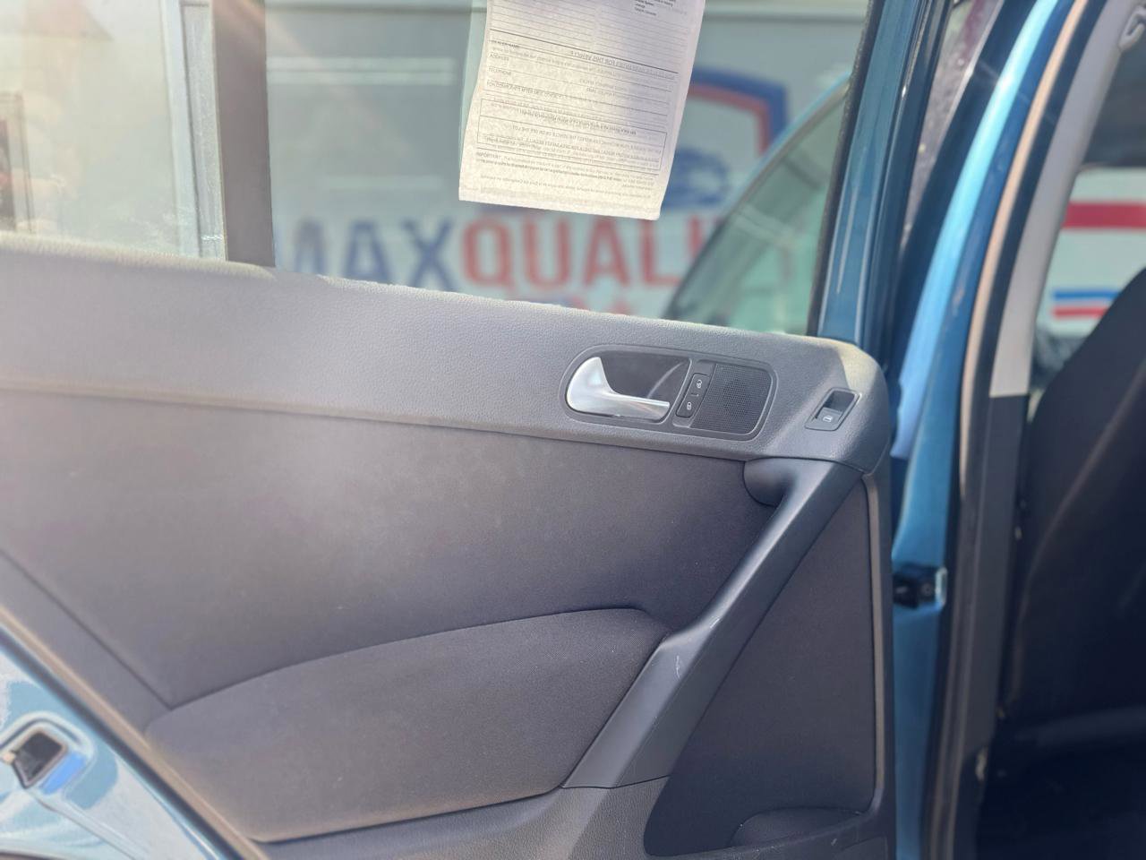 Used 2017 Volkswagen Tiguan Limited w/ Premium Package image 40