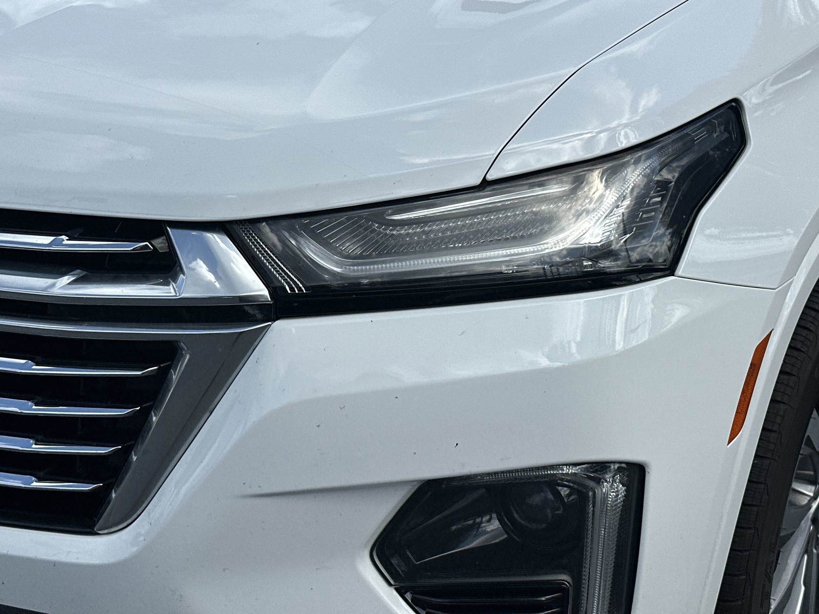 Used 2023 Chevrolet Traverse Premier FWD image 11