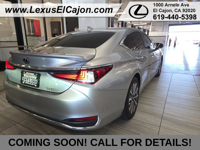 Used 2022 Lexus ES 300h w/ Accessory Package FWD image 6