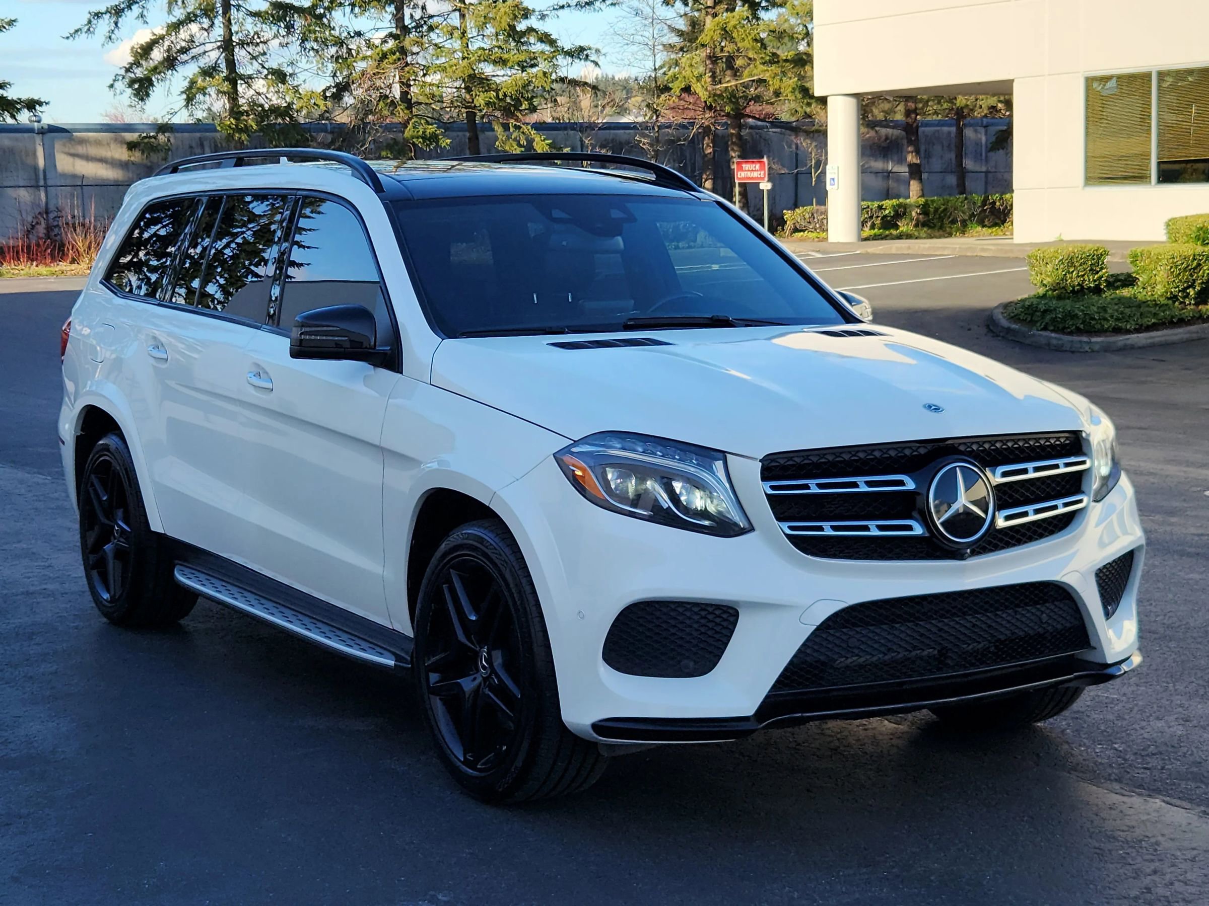 Used 2018 Mercedes-Benz GLS 550 GLS 550 4MATIC Sport Utility 4 w/ Driver Assistance Package image 5