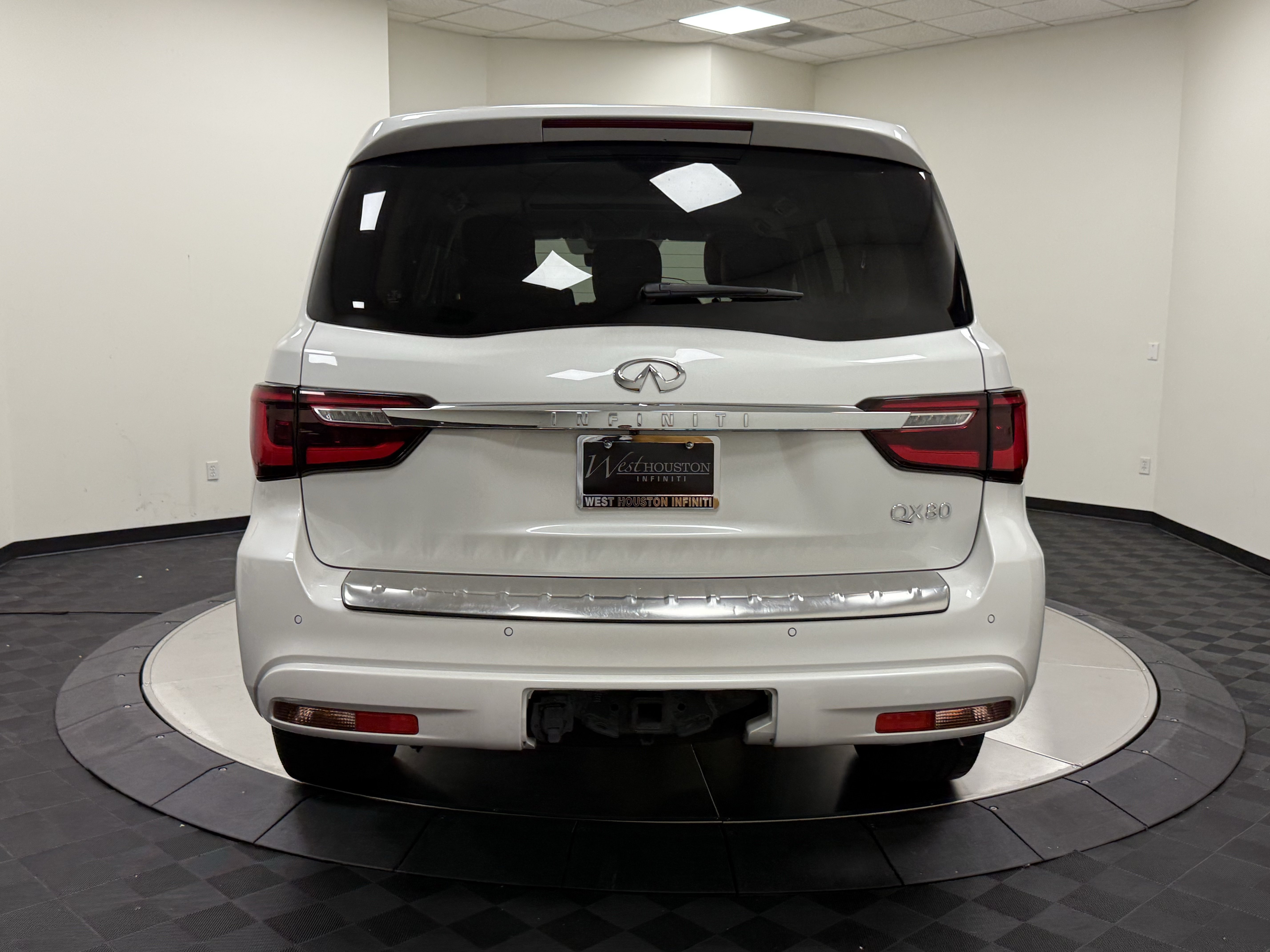 Certified 2023 INFINITI QX80 Luxe w/ Cargo Package RWD image 6