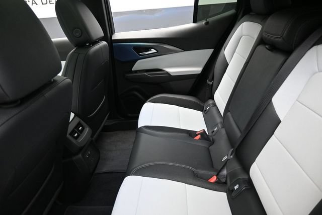 Used 2025 Chevrolet Equinox EV LT w/ Active Safety Package 3 FWD image 23
