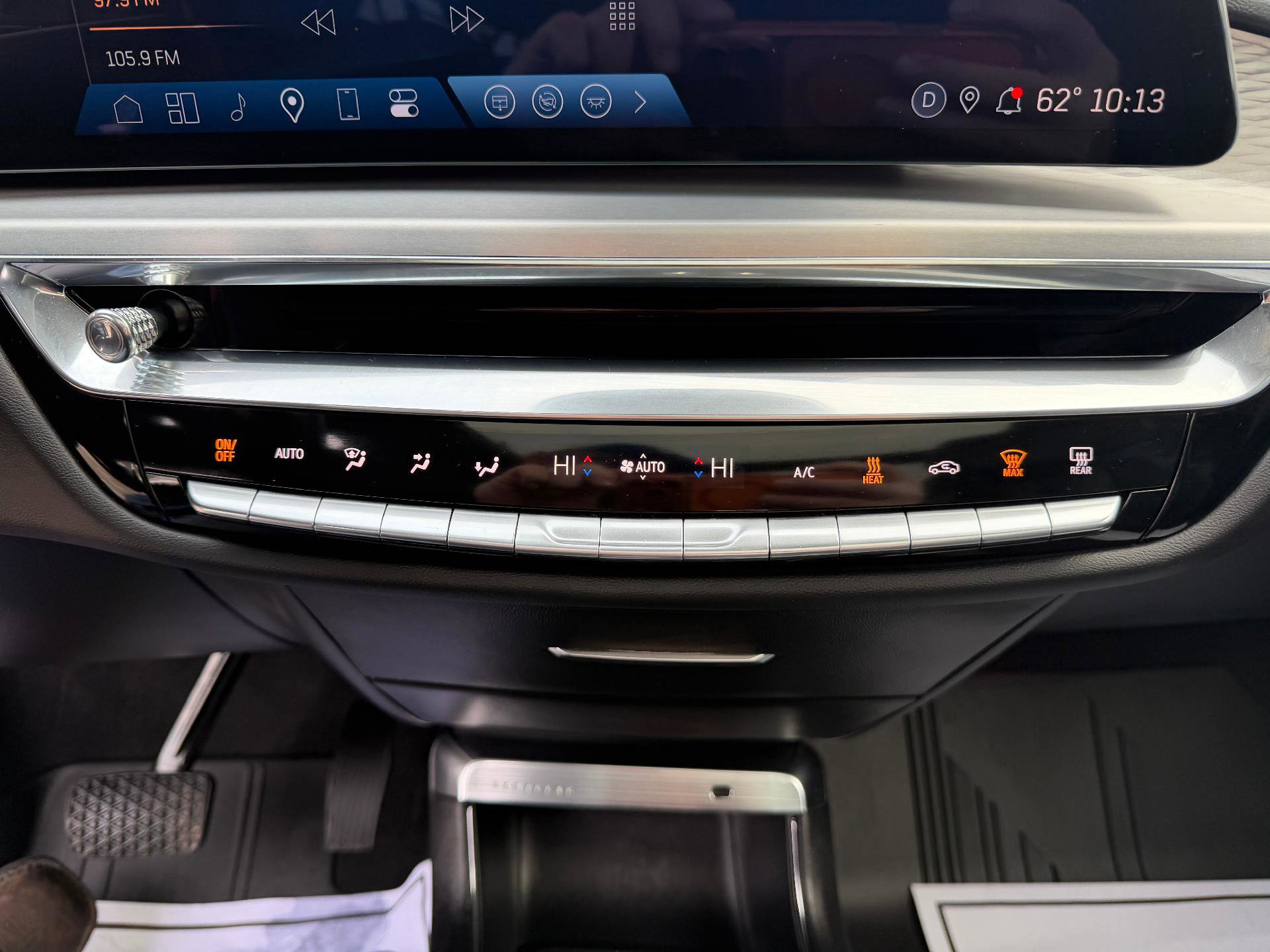 Used 2024 Cadillac Lyriq Luxury w/ LPO, Floor Liner Package image 20