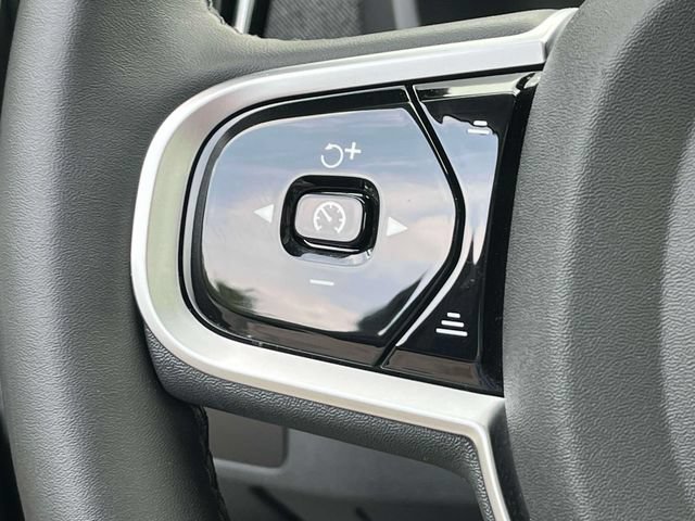 Used 2025 Volvo XC90 B5 Core AWD/4WD image 31