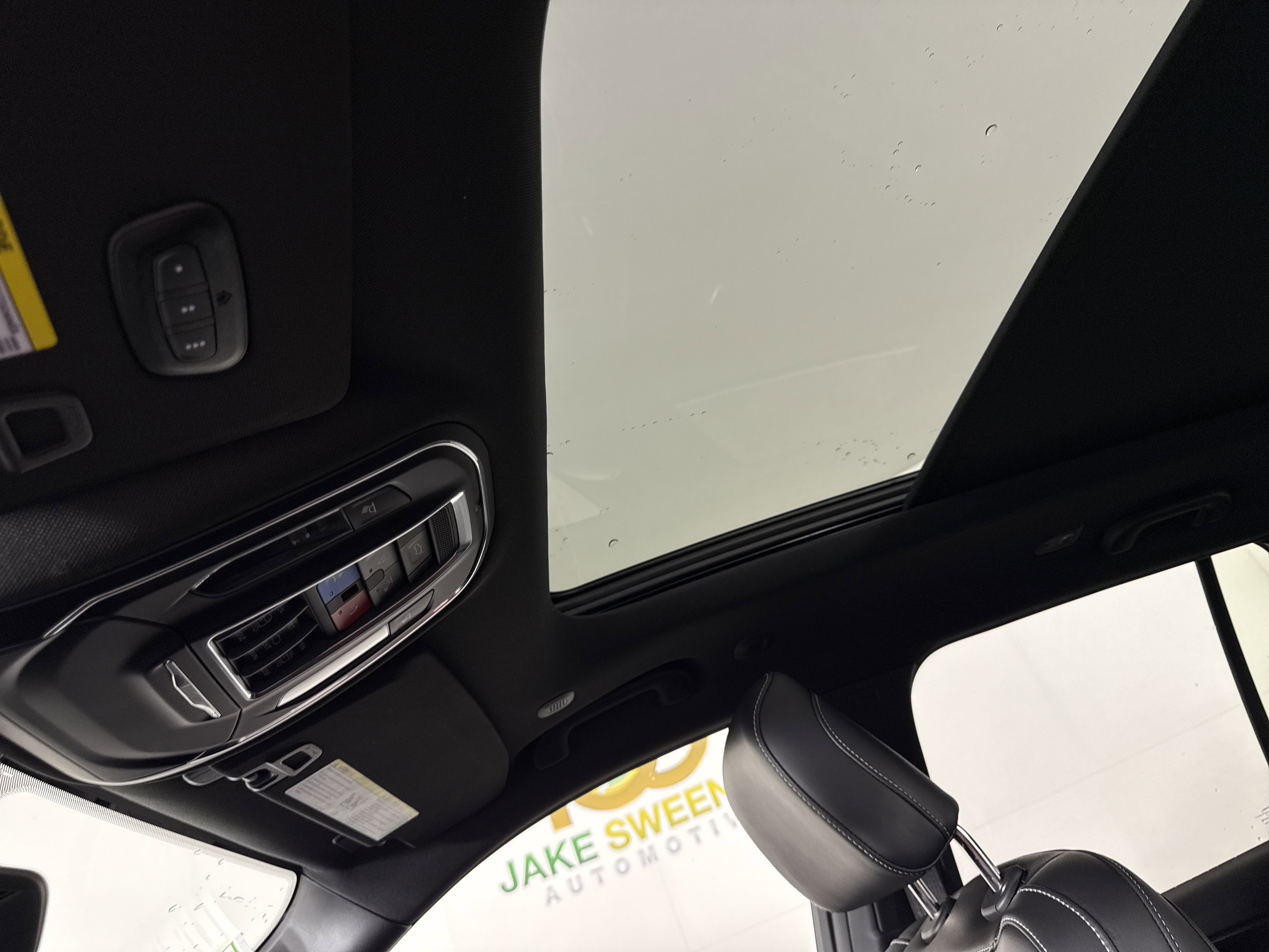 New 2025 Jeep Grand Cherokee Limited w/ Trailer Tow Package image 21