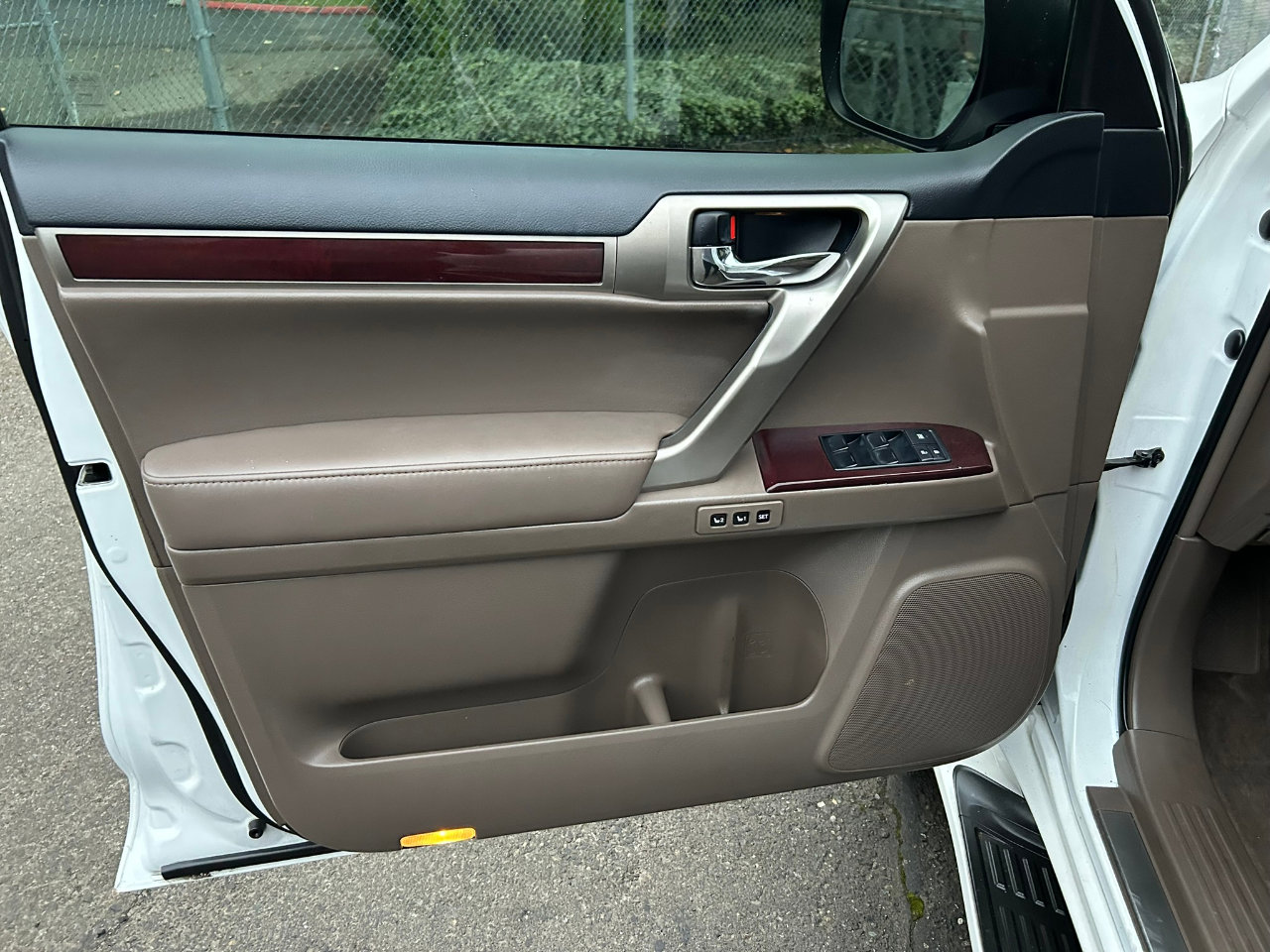 Used 2014 Lexus GX 460 Luxury image 9