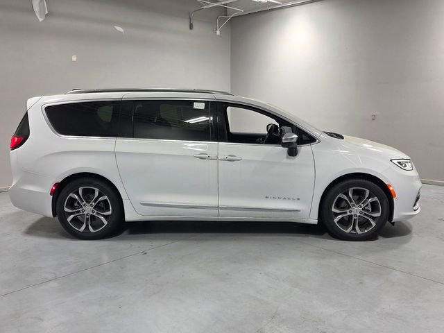 New 2026 Chrysler Pacifica Pinnacle image 16