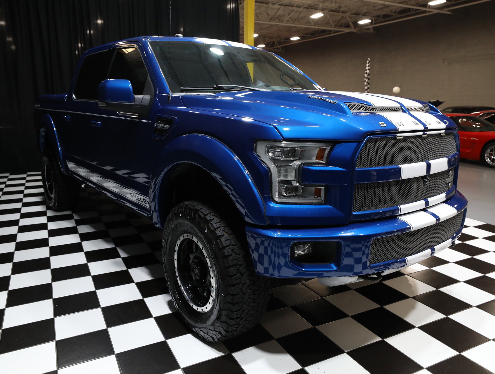 Used 2017 Ford F150 Lariat w/ Equipment Group 502A Luxury image 12