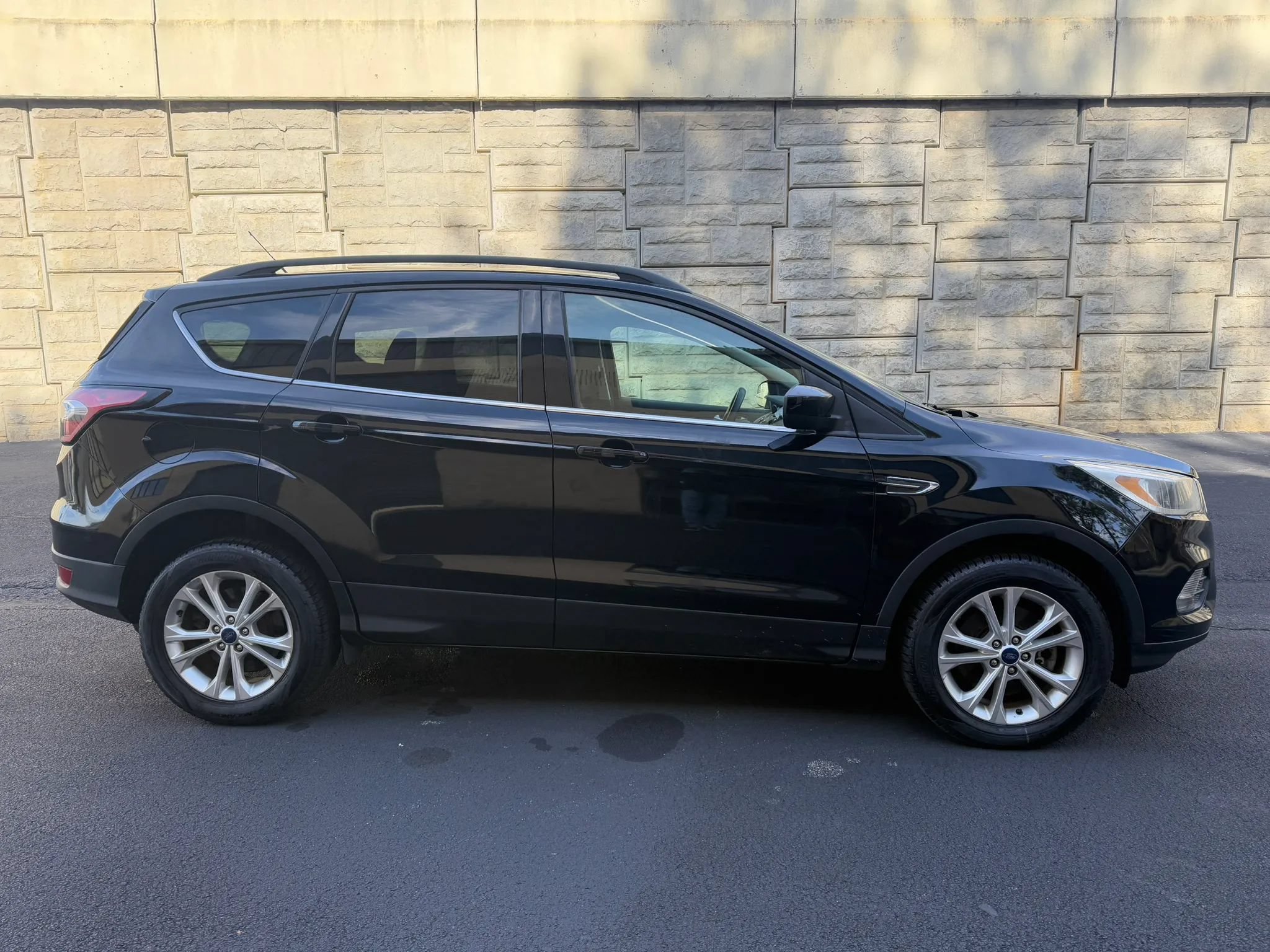 Used 2018 Ford Escape SE AWD/4WD image 6