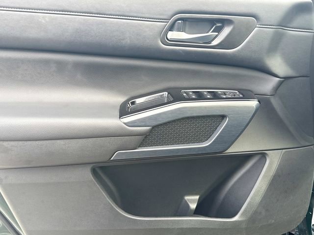 Used 2025 Nissan Pathfinder SL image 25
