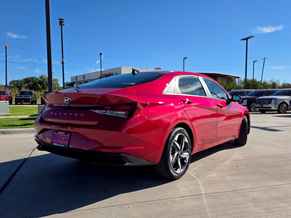 Used 2023 Hyundai Elantra SEL w/ Convenience Package FWD image 11