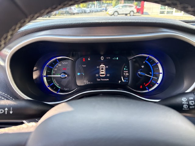 Used 2024 Chrysler Pacifica Limited FWD image 20