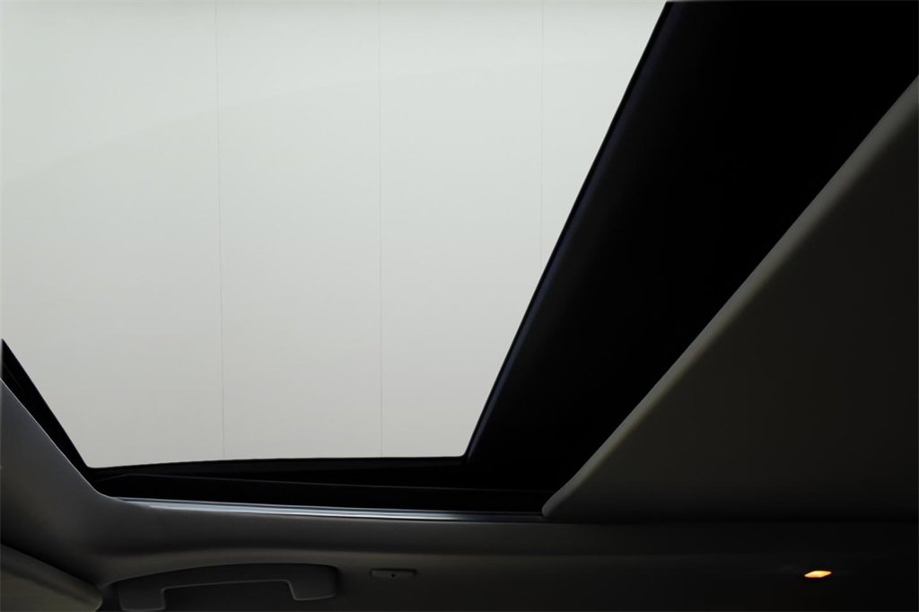 Used 2024 Nissan Rogue SL w/ SL Premium Package image 10