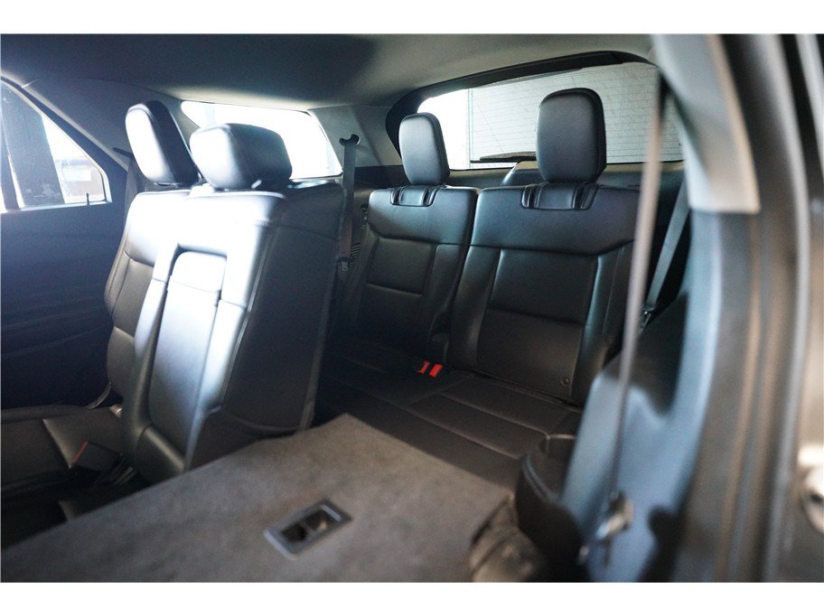 Used 2020 Ford Explorer XLT w/ Equipment Group 202A AWD/4WD image 13