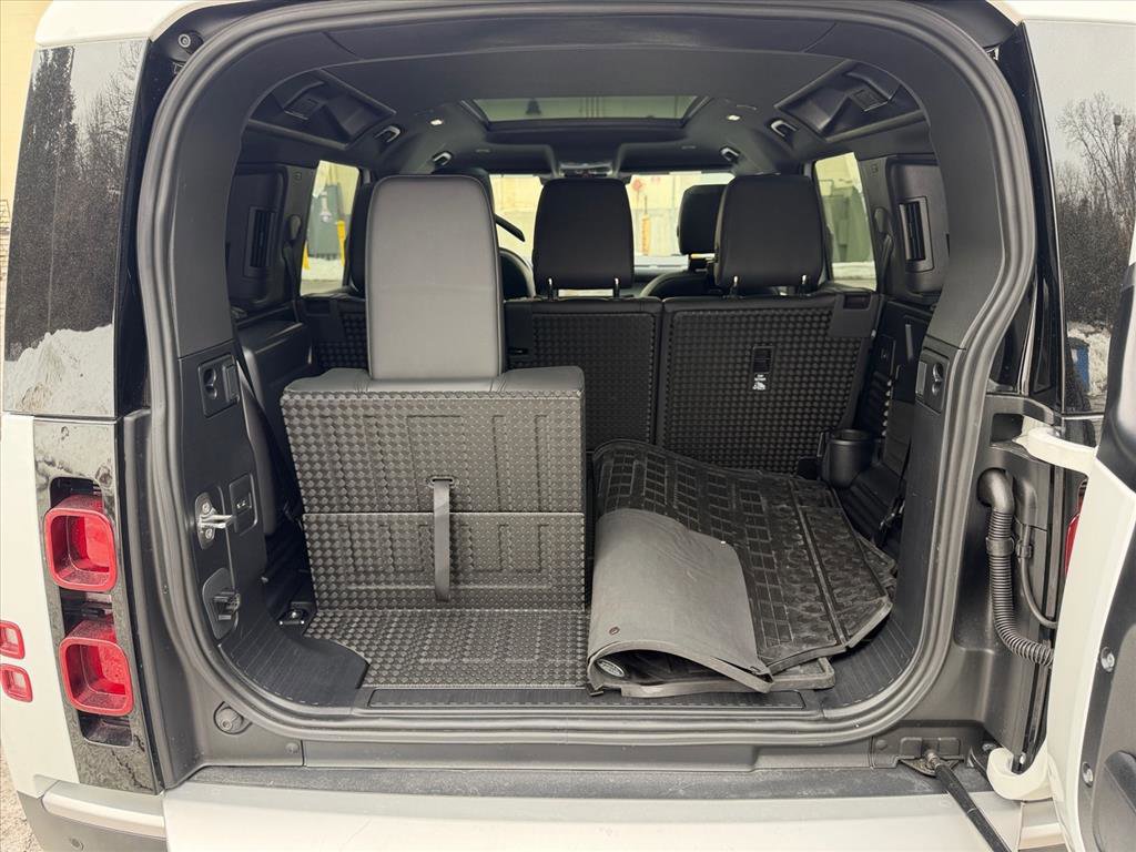 Used 2024 Land Rover Defender 110 S image 18