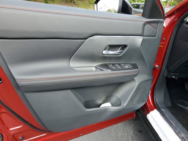 New 2026 Nissan Kicks SR FWD image 9