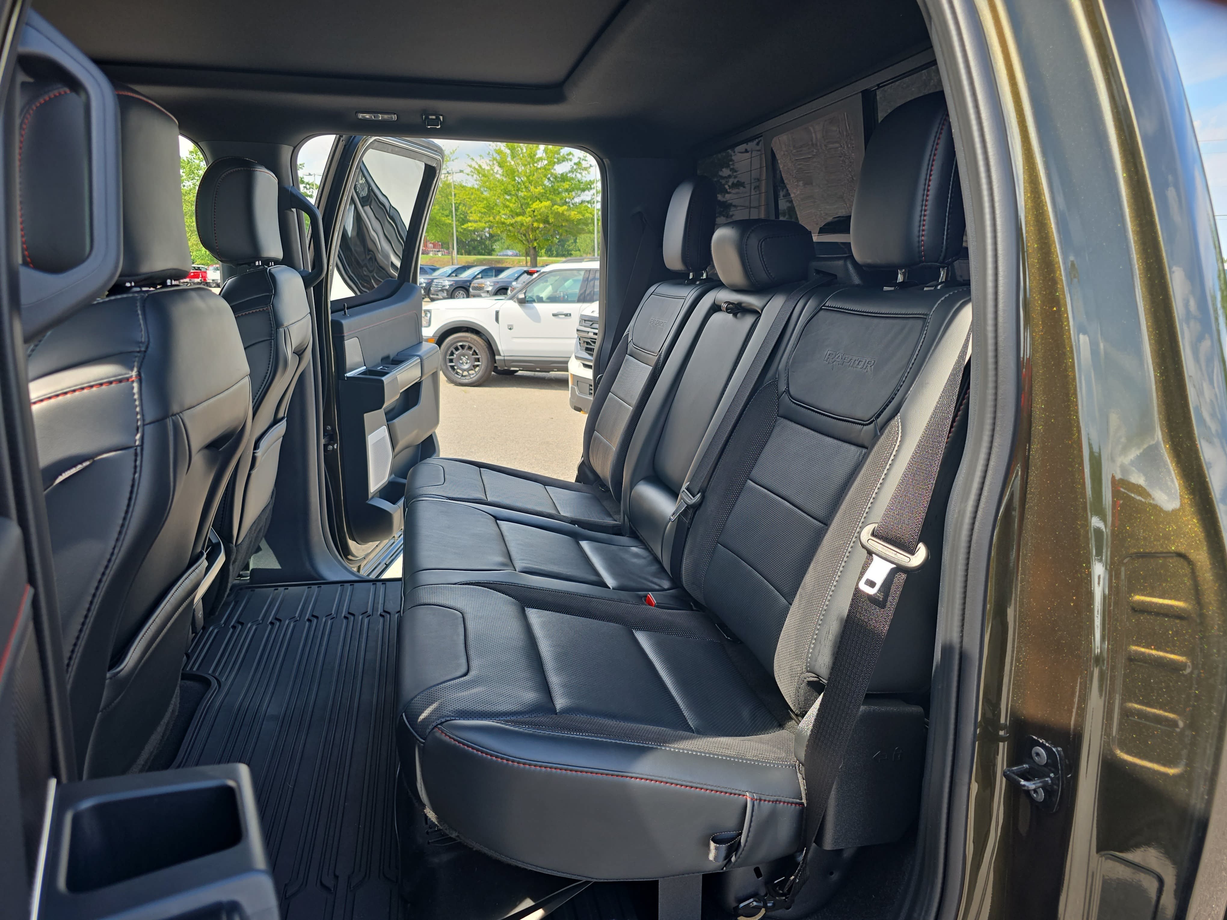 Used 2025 Ford F150 Raptor AWD/4WD image 15
