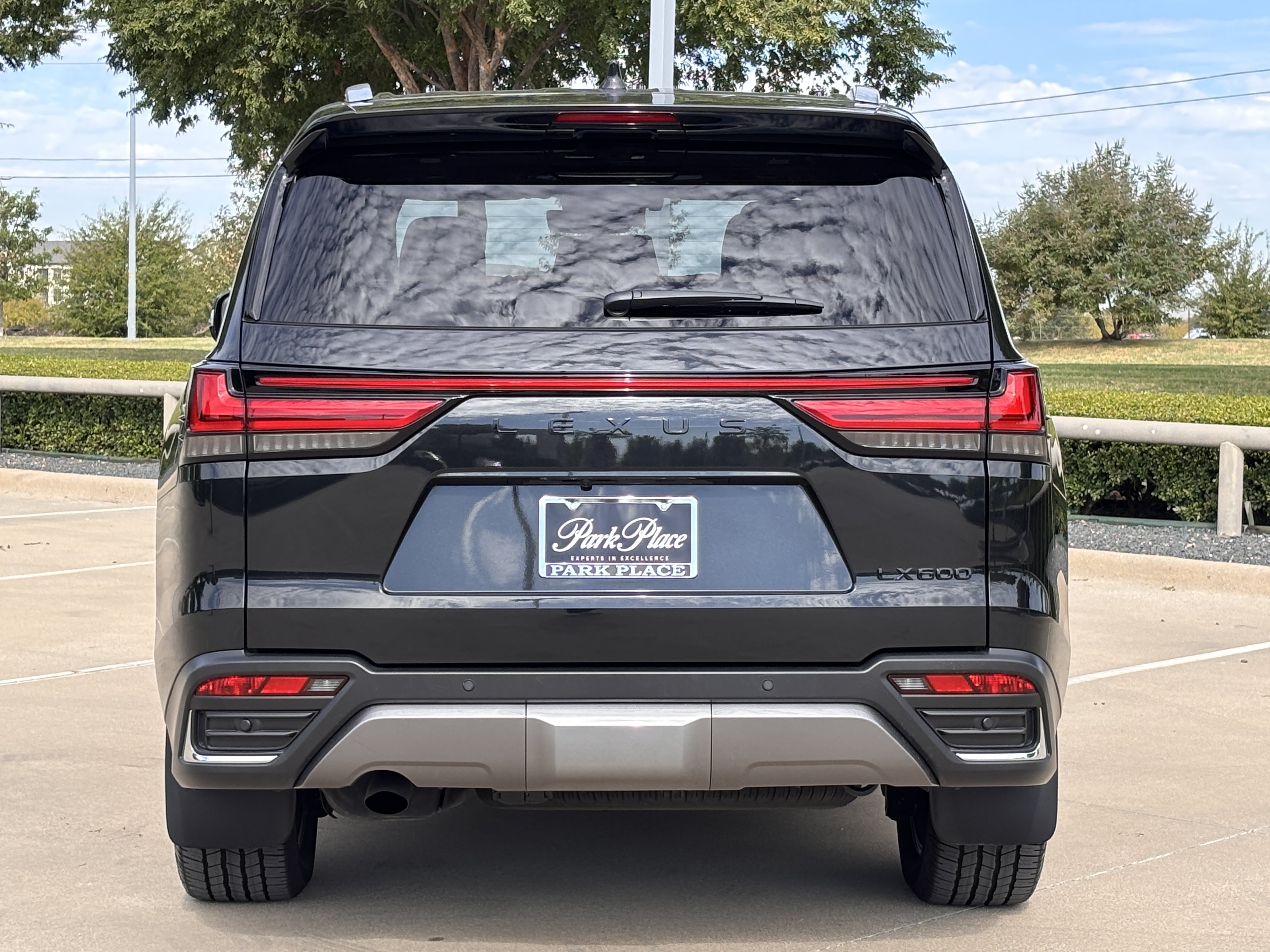 Certified 2026 Lexus LX 600 4WD w/ Accessory Package (Z1) image 10