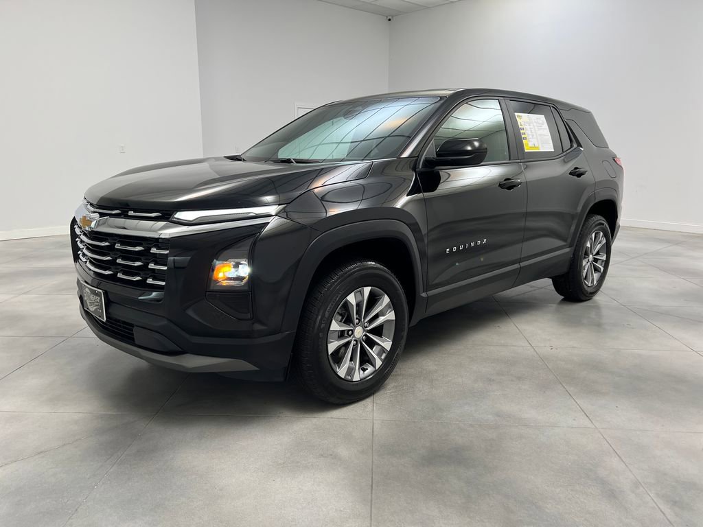 Used 2025 Chevrolet Equinox LT FWD image 3