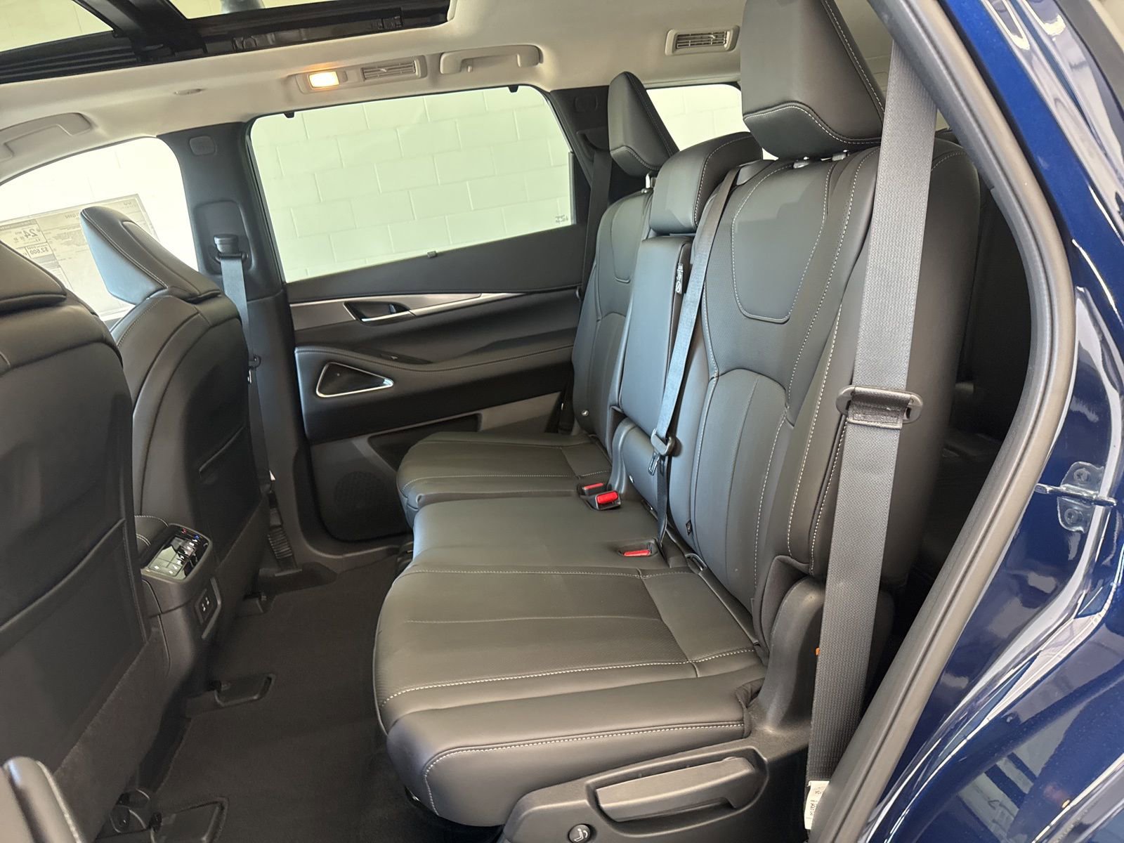 New 2026 INFINITI QX60 Luxe w/ Cargo Package AWD/4WD image 28