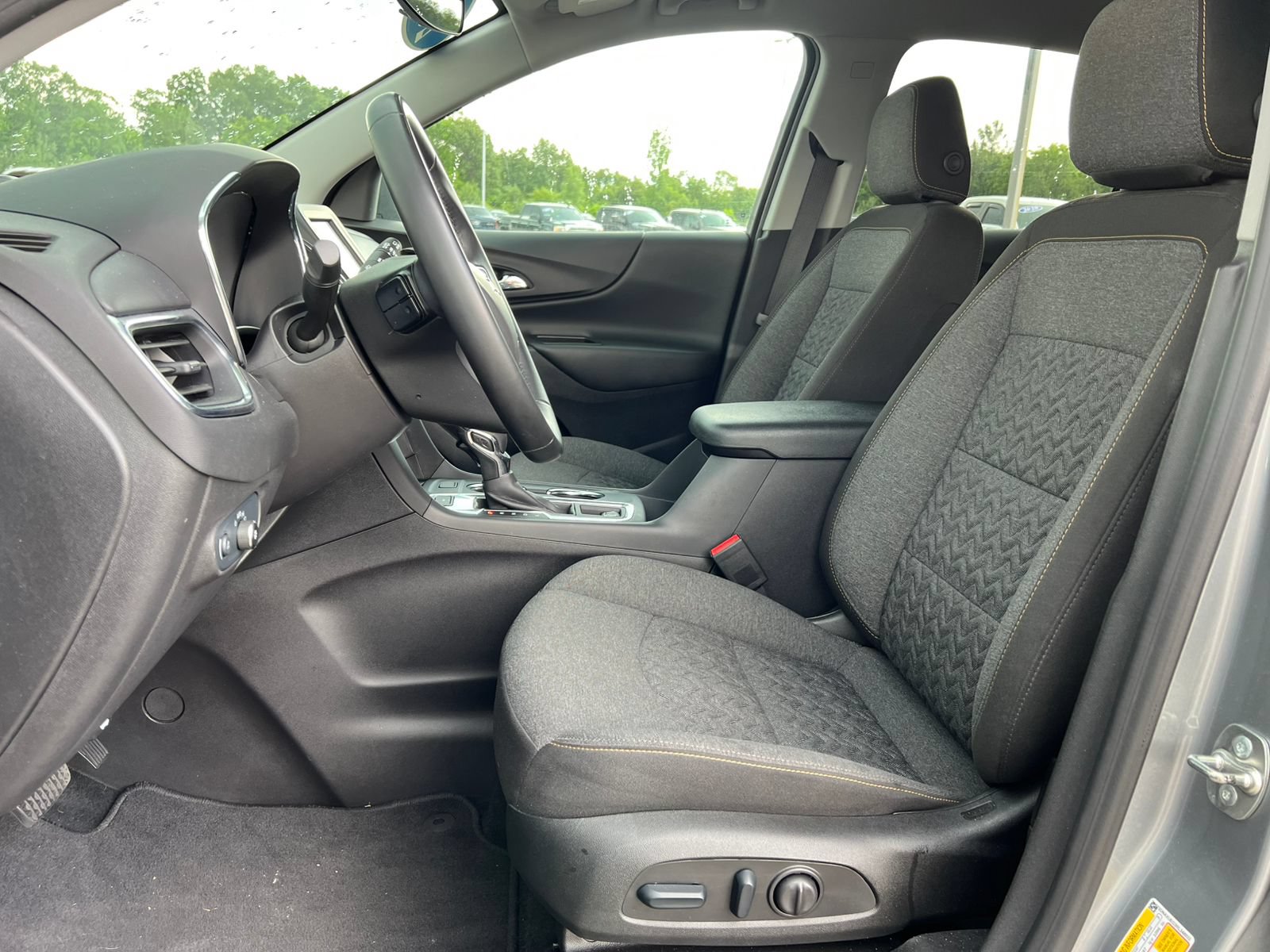 Used 2024 Chevrolet Equinox LT AWD/4WD image 4