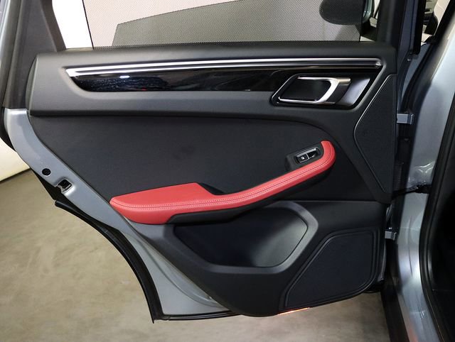 Used 2020 Porsche Macan image 27