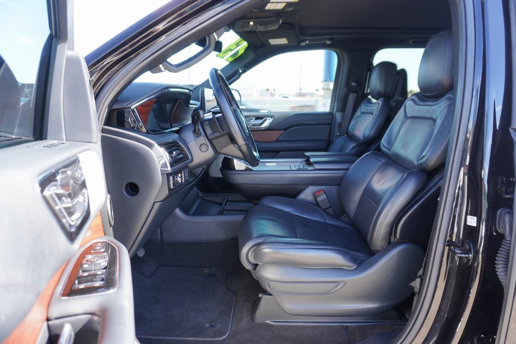 Used 2023 Lincoln Navigator L Reserve image 7