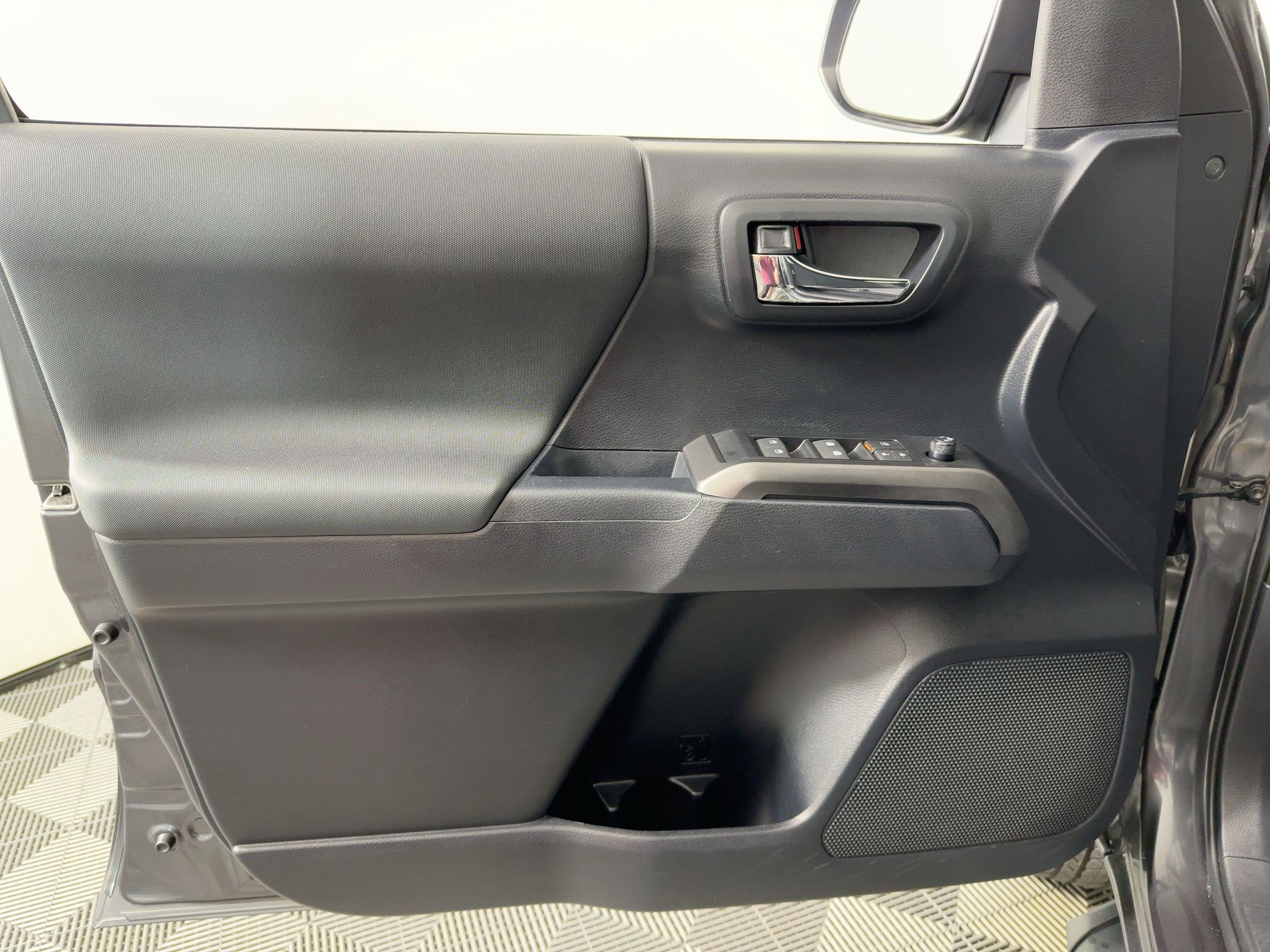 Used 2019 Toyota Tacoma TRD Sport image 20