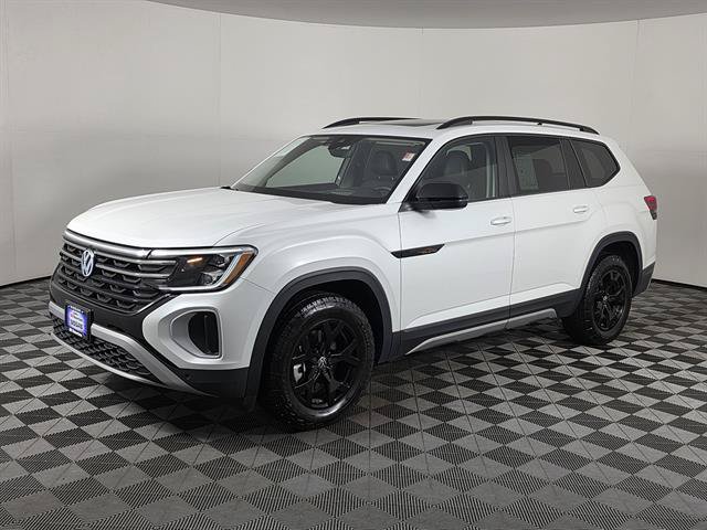 Used 2024 Volkswagen Atlas Peak Edition SEL AWD/4WD image 9