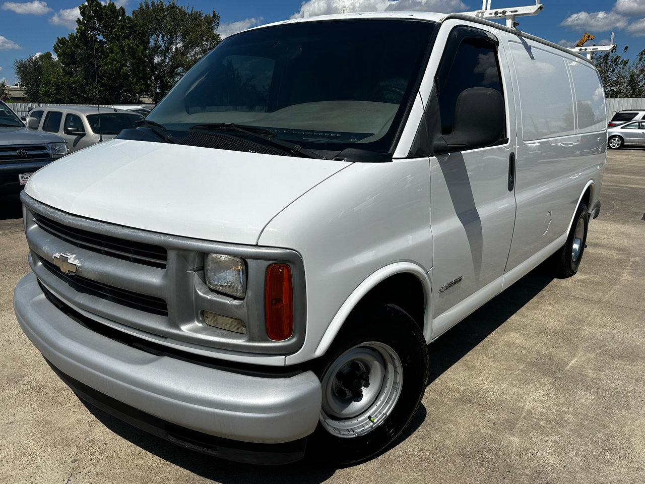 Used 2001 Chevrolet Express 1500 image 70