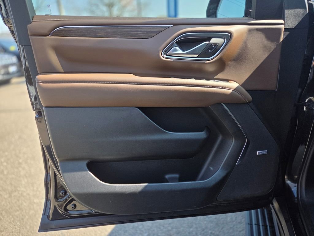 Used 2022 Chevrolet Tahoe High Country w/ Premium Package 2 image 12