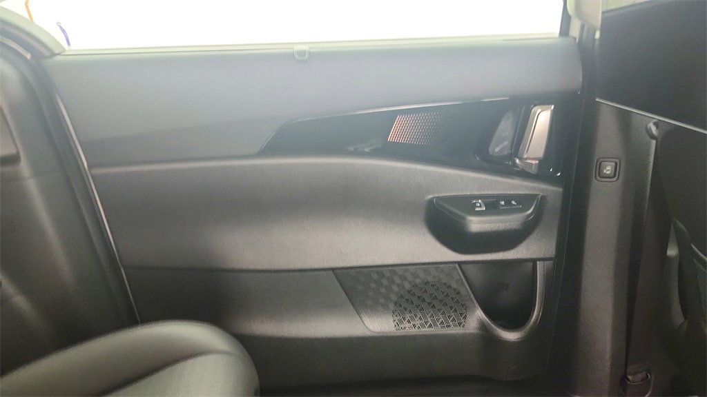 Used 2025 Kia Carnival SX Prestige image 38