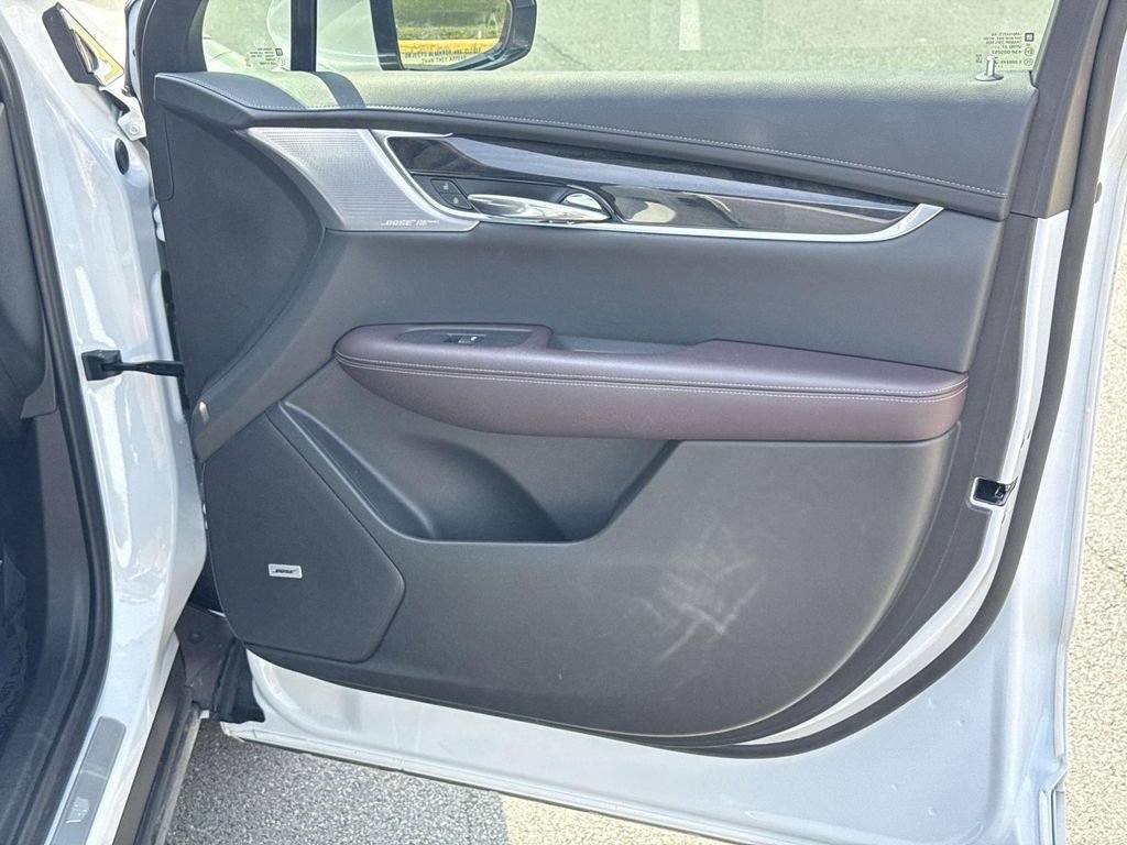 Used 2024 Cadillac XT6 Premium Luxury w/ Technology Package FWD image 27